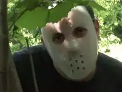 Verdorbener Bursche mit Maske rammelt eine Bitch